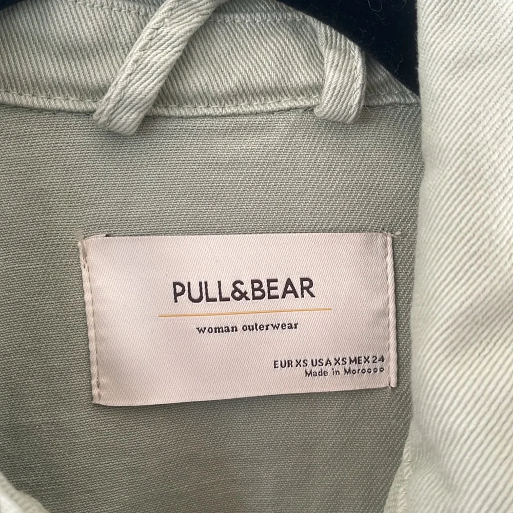 Pull&Bear women’s XS green twill buttoned jacket, light wear, great for spring! - Picture 3 of 5
